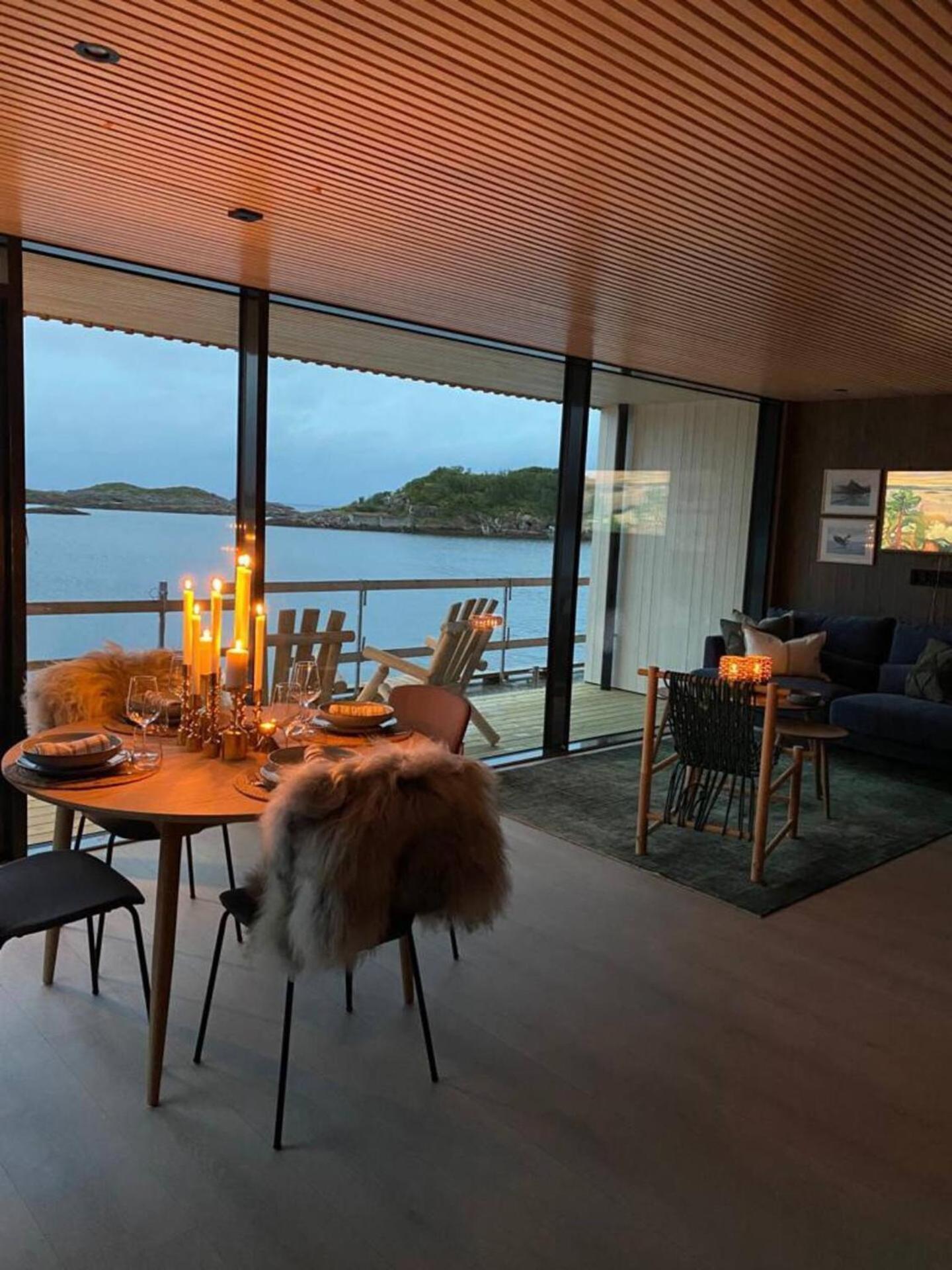 Waterfront Apartment With Panoramic Sea View Henningsvaer Exterior photo