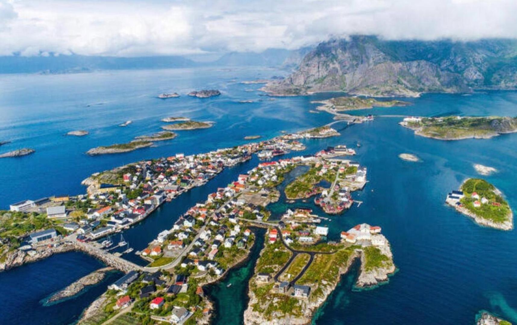 Waterfront Apartment With Panoramic Sea View Henningsvaer Exterior photo