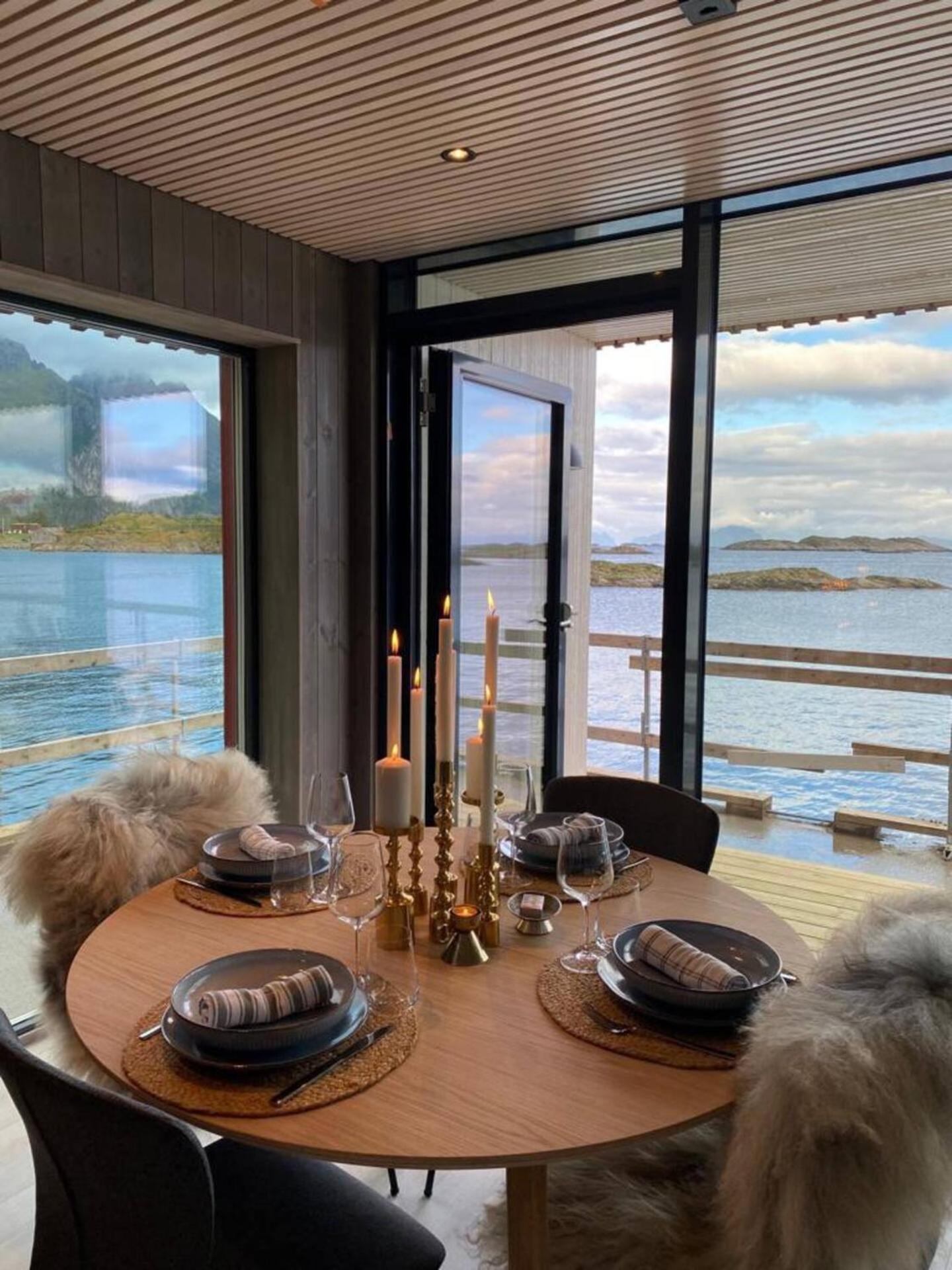 Waterfront Apartment With Panoramic Sea View Henningsvaer Exterior photo